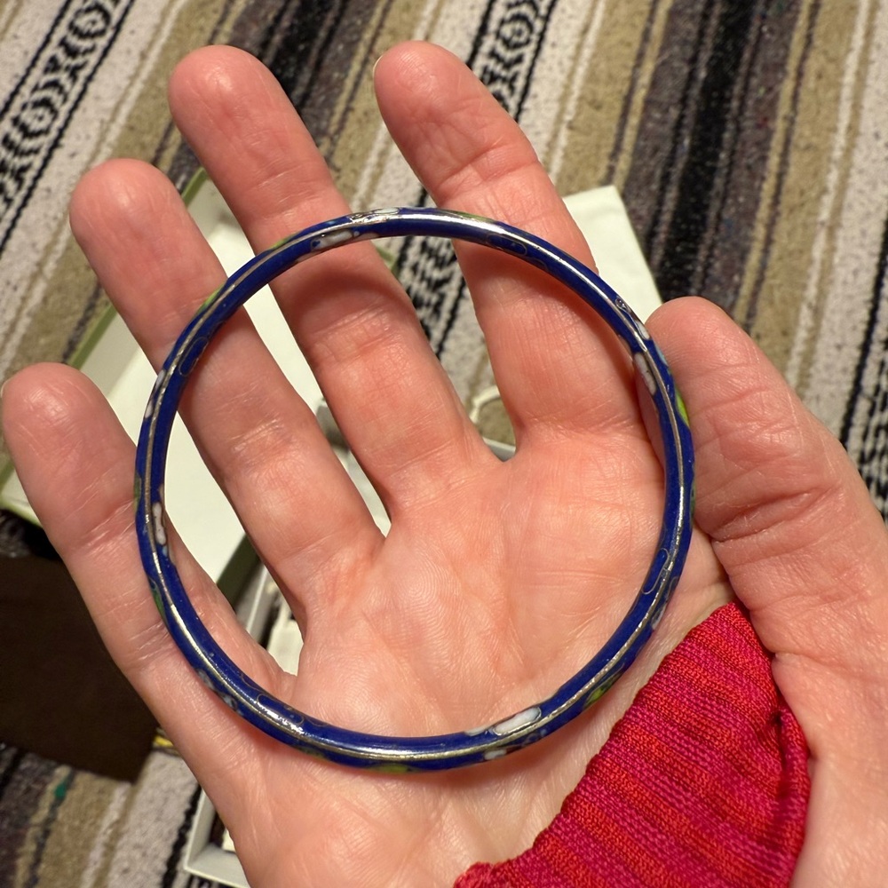 VTG/ Chic Blue Enamel Bangle with Floral Accents